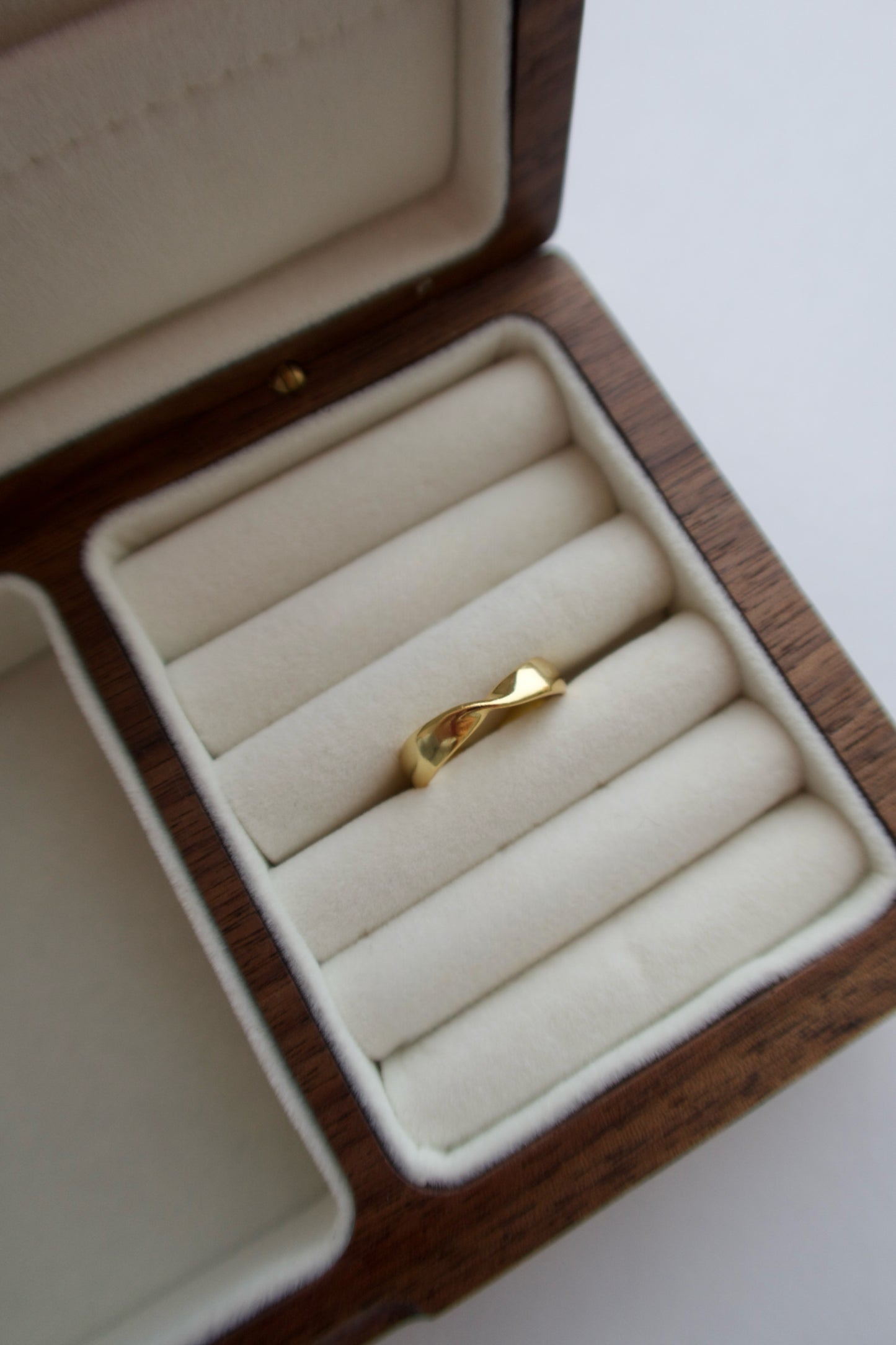Golden Twist Band Ring