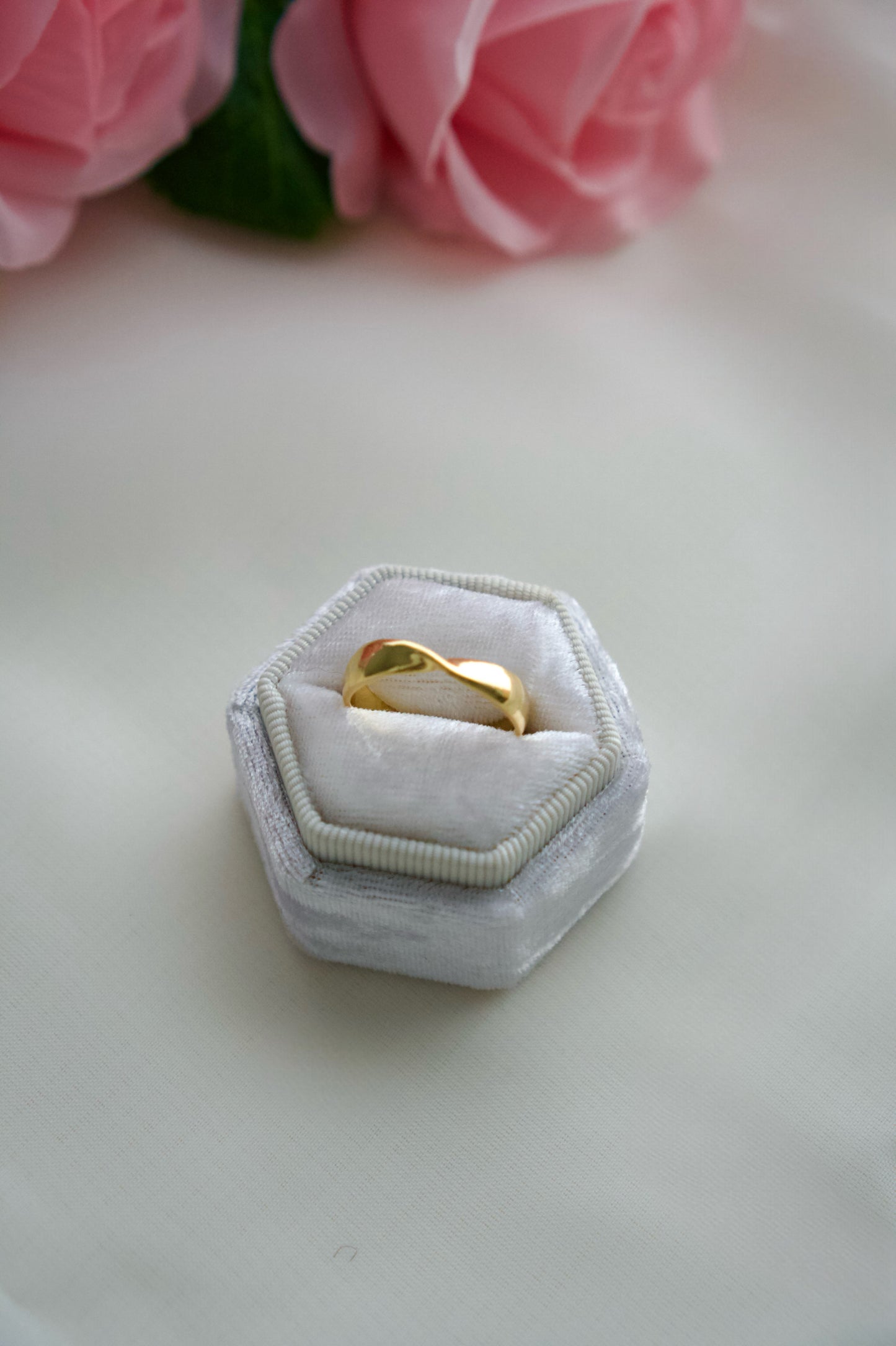 Golden Twist Band Ring